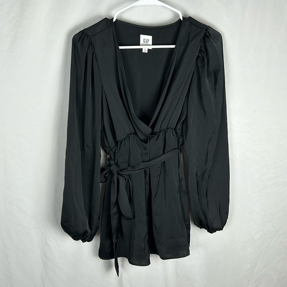 NWOT Gap Black Maternity Satin Wrap Top -Size Small - Picture 2 of 8